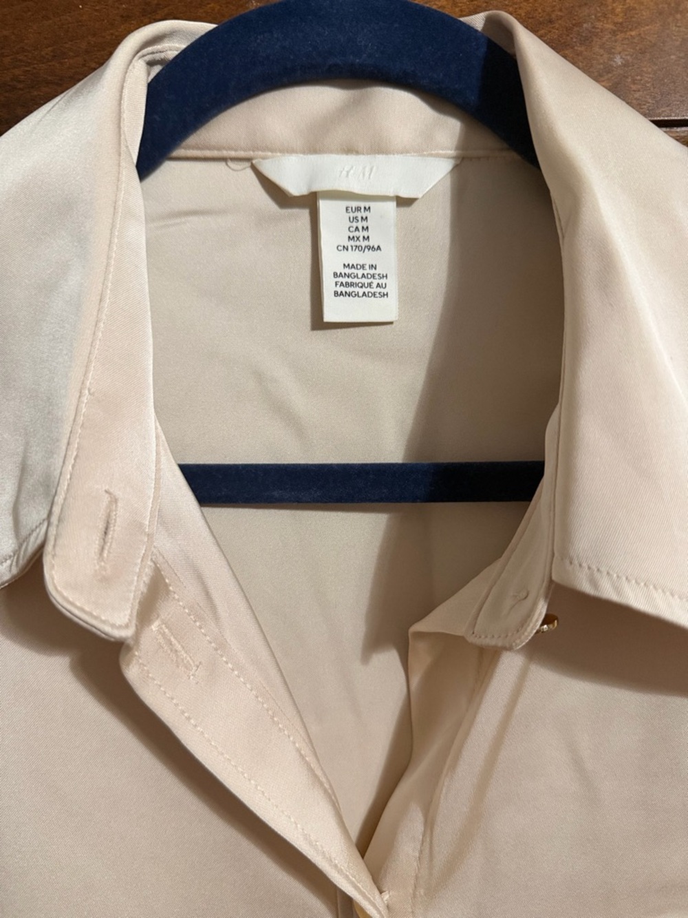 H&M Womens Long-Sleeve Button-Up Shirt in Light Beige - Size M - Picture 2 of 4